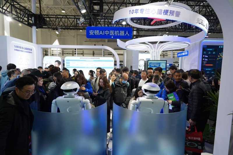  安顿推出中医辨证机器人；给具身智能注入传统智慧。 IT技术