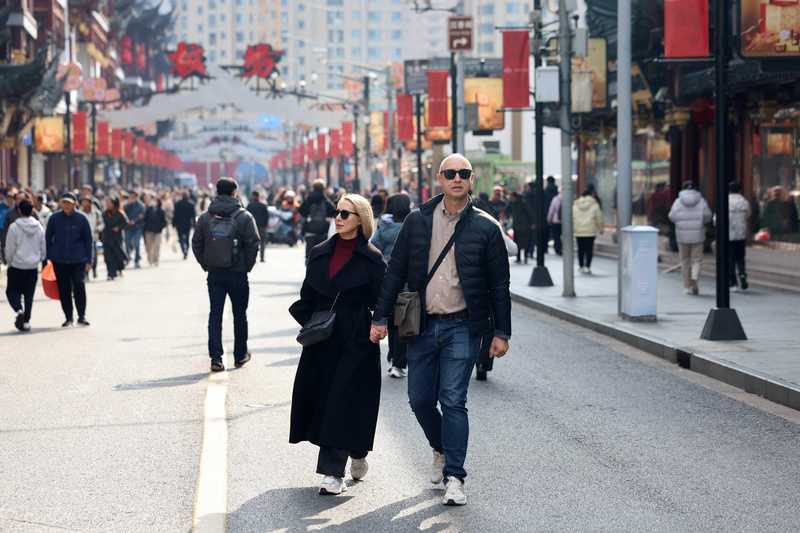 屏幕背后的沉默:当一代人失去真实世界的拥抱 情感心理