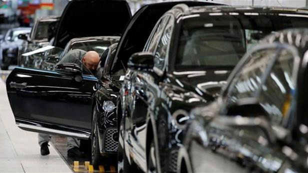 屏幕背后的沉默:当一代人失去真实世界的拥抱 情感心理