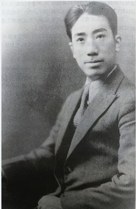  从权力巅峰到坠机殒命：戴笠之死的深层权力逻辑解析 新闻