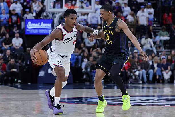  进攻效率持续走低：梅尔顿的投射危机与勇士后场困局 体育新闻